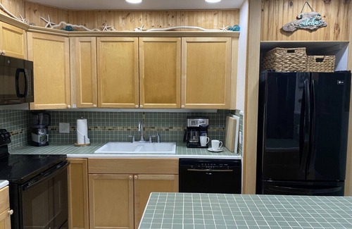 Kahuku Condo | Book Your Oceanfront Tropical Escape with Amazing Amenities!