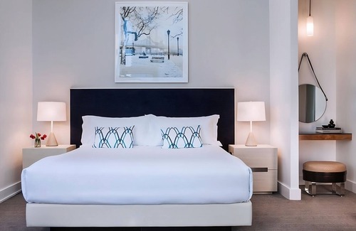 Hell's Kitchen Hotel | Relaxing Overnight Stay Near Carnegie Hall with Pet-Friendly Perks