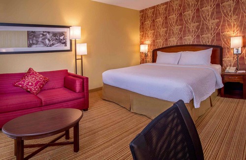 Durham Hotel | Relaxing Stay with Free Parking & Pet-Friendly Amenities