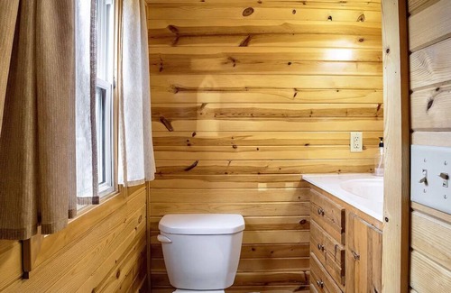 Buffalo City Cabin | Explore the Great River Road at Fox Cabin Retreat