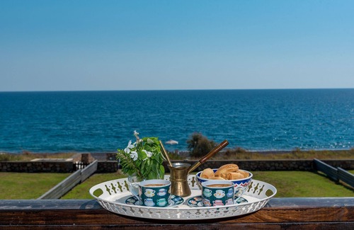Gennadi Villa | Beach Front Great Sand Villa with Pool and Spa Amenities