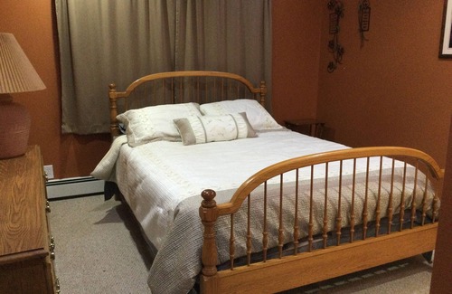 Au Gres House | Experience Sunrise Views at Great Sandy Beach Hotel