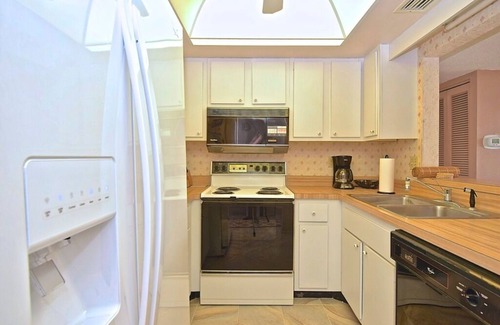 Siesta Key Condo | Great Siesta Key Location with Deeded Beach Access at The Anchorage 308
