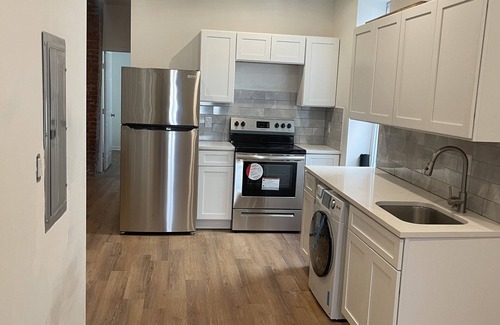 North Philadelphia West Apartment | Perfect Retreat for 8 in the Heart of the City