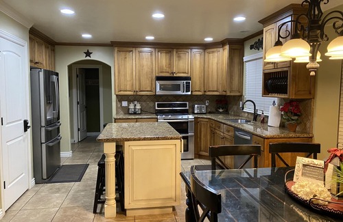Herriman House | Tranquil Retreat: Guest Rated 10/10 with Spa & Breakfast