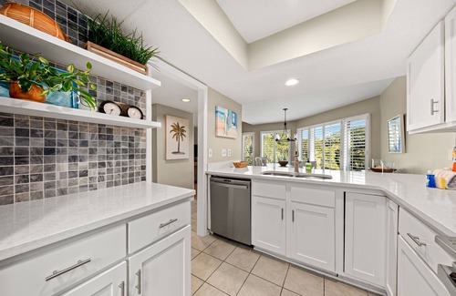Spinnaker Beachhouses Villa | Great Spinnaker: Tranquil Retreat with Golf and Lagoon Views