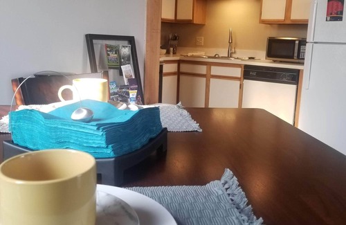 River Market Apartment | Convenient Downtown Studio Near All Attractions