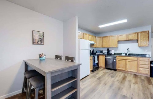 Brighton Apartment | Convenient 2 Bedroom Unit with King Beds near DIA