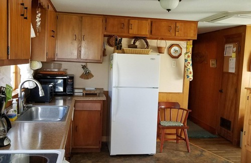 Falmouth House | Ideal Beachside Retreat with Pet-Friendly Amenities