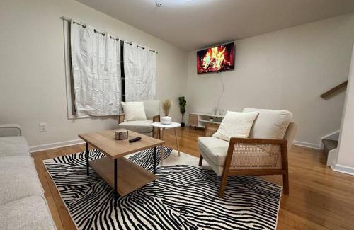 Stockade Historic District Apartment | Pet-Friendly Apartments in Schenectady, NY for Your Stay