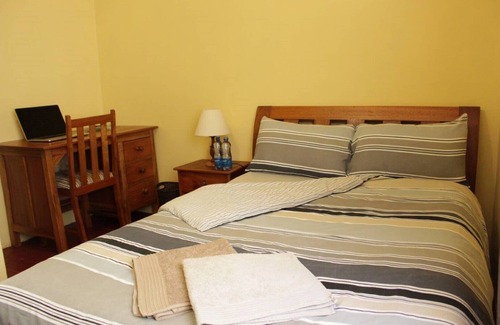 Kileleshwa House | Budget-Friendly 1 Bedroom Guesthouse with Pool Access