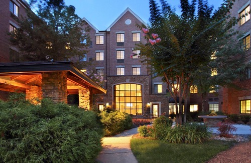 McLean Condo | Cozy 2 Bedroom Suite in McLean with Free Breakfast & Pool