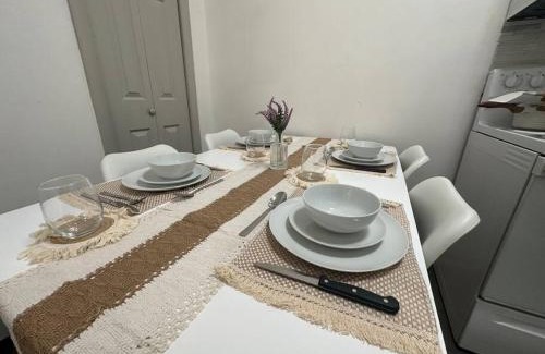 Rotterdam Apartment | Guest Rated 10/10: Luxe Style with Queen Beds & Parking!