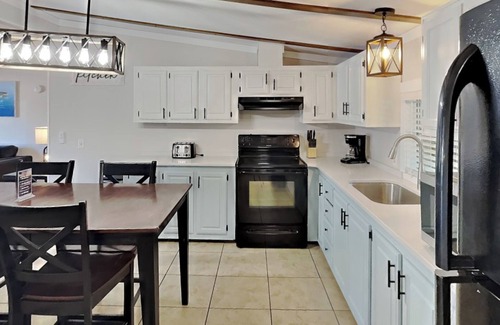 Put-in-Bay House | Poolside 3 BR Home with Child-Friendly Amenities