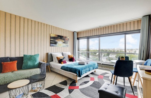 Grenelle Apartment | Great view Seine river near the Eiffel Tower