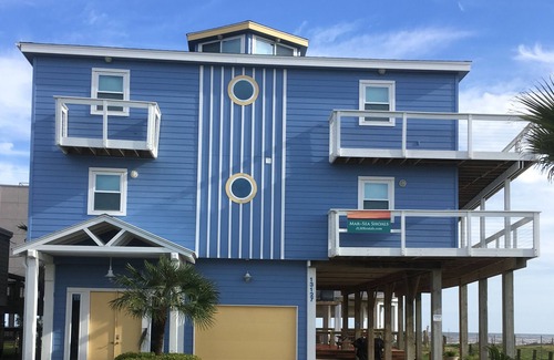 Bermuda Beach House | Oceanfront Oasis: Steps to Beach with Pool & Spa Access