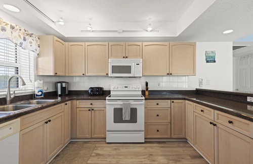 New Smyrna Beach Condo | Great views - Oceanwalk 4-201