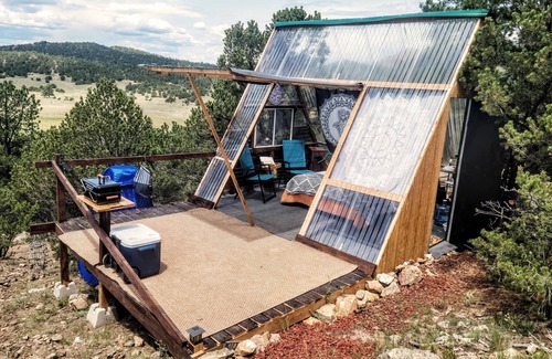 Canon City Cabin | Scenic Deck with Pet-Friendly Comfort and 10/10 Rating