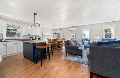 Consecon Cottage | Serene Waterfront Retreat in Prince Edward County Wine Country