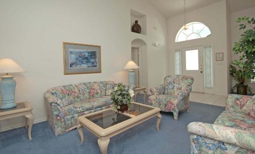 Greater Groves House | Family-Friendly 4-Bedroom Home with Private Pool in Greater Groves