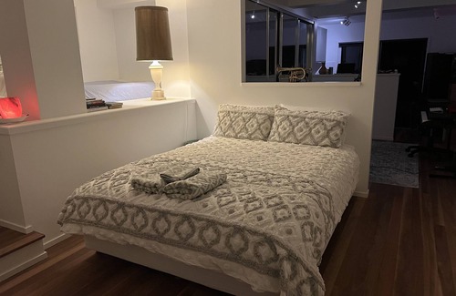 Manly Vale House | Beautiful Studio Just 15 Minutes from Manly Beach