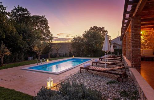 Kastelir-Labinci Villa | Grebac: 4-Star Hotel with Pool & Pet-Friendly Amenities