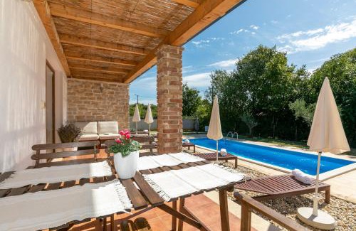 Kastelir-Labinci Villa | Grebac: 4-Star Hotel with Pool & Pet-Friendly Amenities
