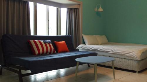 Shanjiao House | Discover Green 58 B&B: Pet-Friendly Retreat with Pool