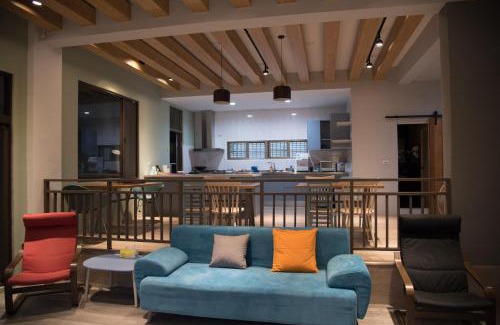 Shanjiao House | Discover Green 58 B&B: Pet-Friendly Retreat with Pool