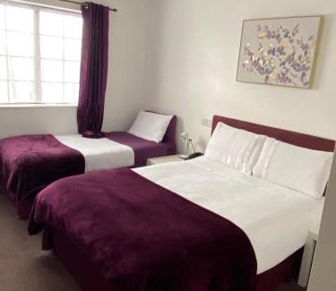 Pyle Hotel | Family-Friendly Green Acre Motel with Pool and Restaurant