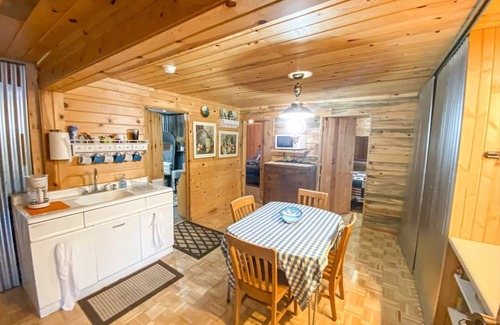 Thompson Falls House | Guest Rated: 10/10 at Green Acres Ranch Lodge Retreat