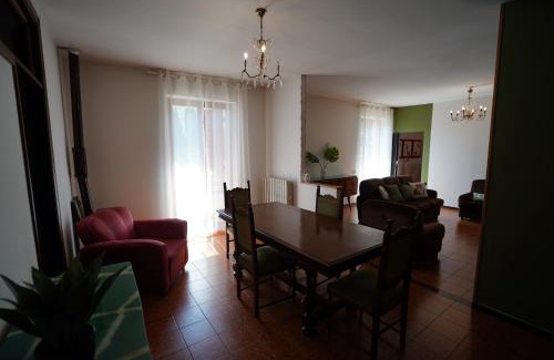 Piobbico Apartment | Green Apartment: Family-Friendly Retreat with Hot Tub