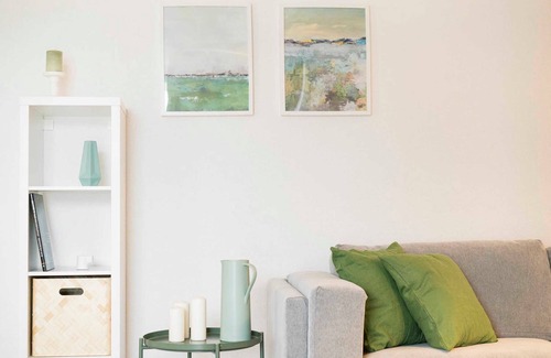 Wehr Apartment | Impressive Green Apartment on 1st Floor - ApartWehr