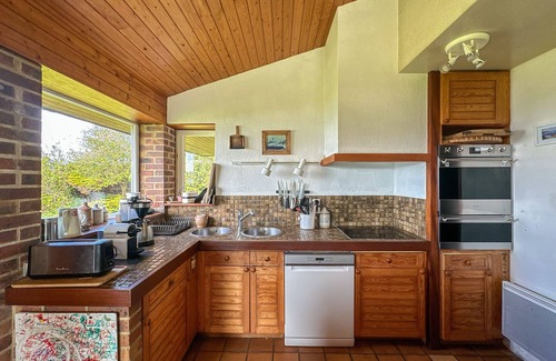 Pourville-sur-Mer Ski Chalet | Seaside Retreat at Green Beach with Oceanfront Views