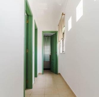 Bemparece House | Discover the Green Breeze Escape: Family-Friendly Retreat
