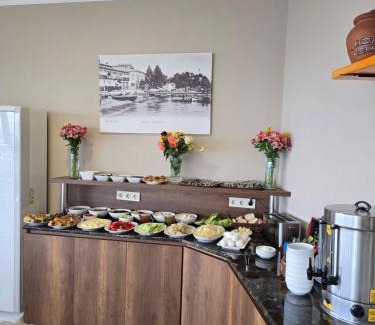 Mtsvane Kontskhi Hotel | Explore Green Cape Tower: Pet-Friendly with Breakfast
