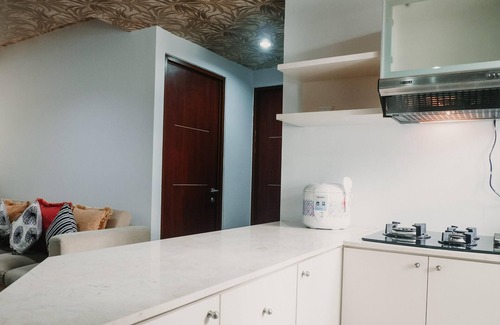 Chinatown Apartment | Budget-Friendly Green Central City Apartment Steps from Shops