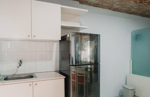 Chinatown Apartment | Budget-Friendly Green Central City Apartment Steps from Shops