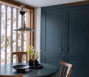 Reith bei Kitzbuehel House | Historic Green Chalet: Family-Friendly with Kitchen Amenities