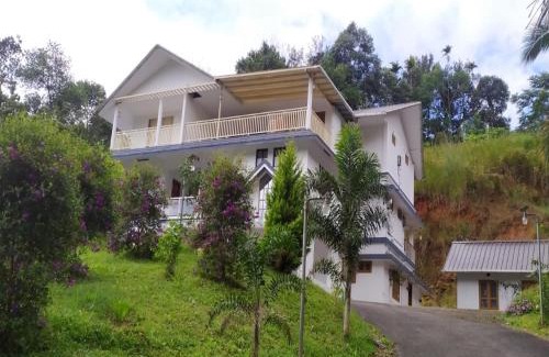 Devikolam Hotel | Experience Green Cove Munnar: Family-Friendly Retreat