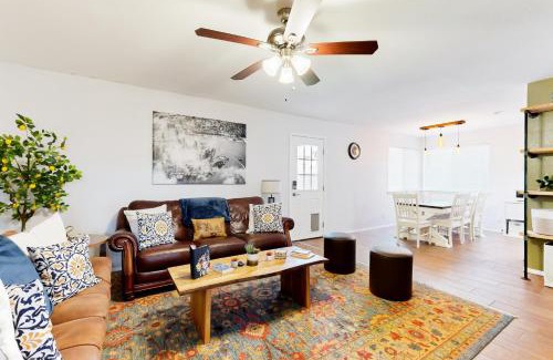 Greenslopes At Lake Creek House | Pet-Friendly Retreat at Green Downs for the Whole Family