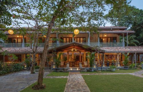 Unawatuna Hotel | Relax at Green Escape Unawatuna with Oceanfront Views