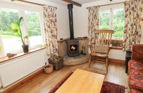Carsington House | Child-Friendly Green Farm Stables with Perfect 10 Review