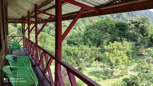 Batang Serangan Hotel | Pet-Friendly Green Forest Tangkahan with Oceanfront Views
