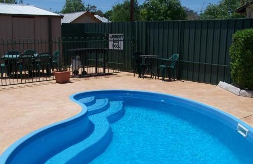 Dubbo Hotel | Welcoming Green Gables Motel: Pool, Breakfast & Family Friendly