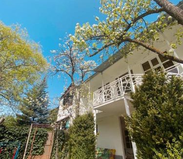 Dilijan Bed & Breakfast | Green Garden Guest House