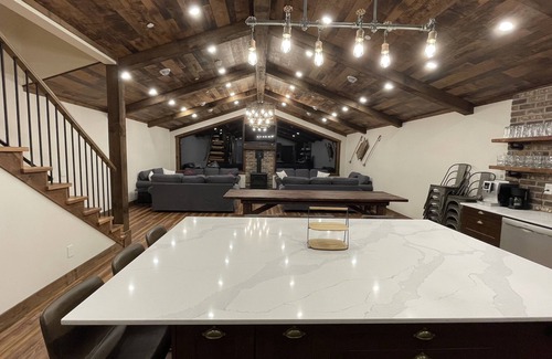 Hemlock Valley House | Unforgettable Green Giant A: Mountain Retreat with Hot Tub