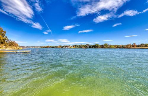 Kingsland House | Relaxing Green Harbor Lake House with Private Beach Access