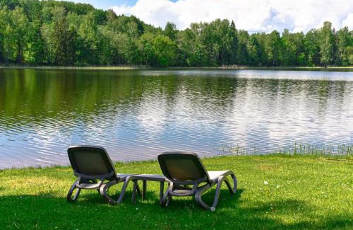 Antalge House | Serene Green Harmony: 4-Star Oceanfront Retreat & Spa