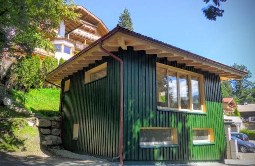 Kitzbuehel House | Idyllic Green Home - Sunny Chalet in the Alps, Pet Friendly